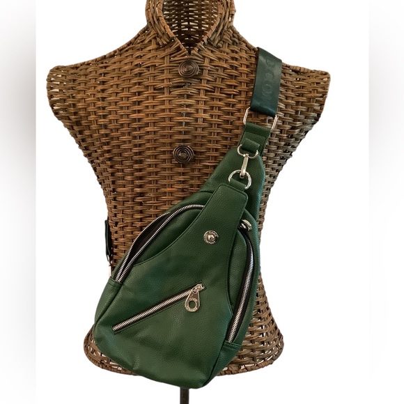 Good Company Handbags - 🌟🌟Good Company cross body bag🌟🌟Host Pick